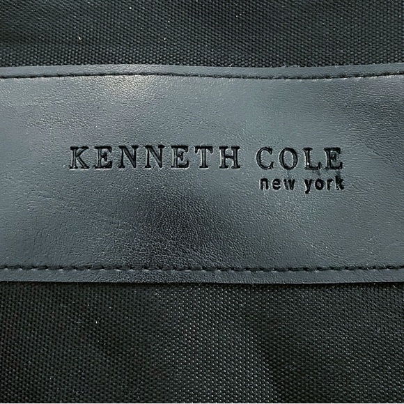 Kenneth Cole New York Black Travel Tote Garment Bag Carry-On 15” with Pouch - Picture 2 of 7